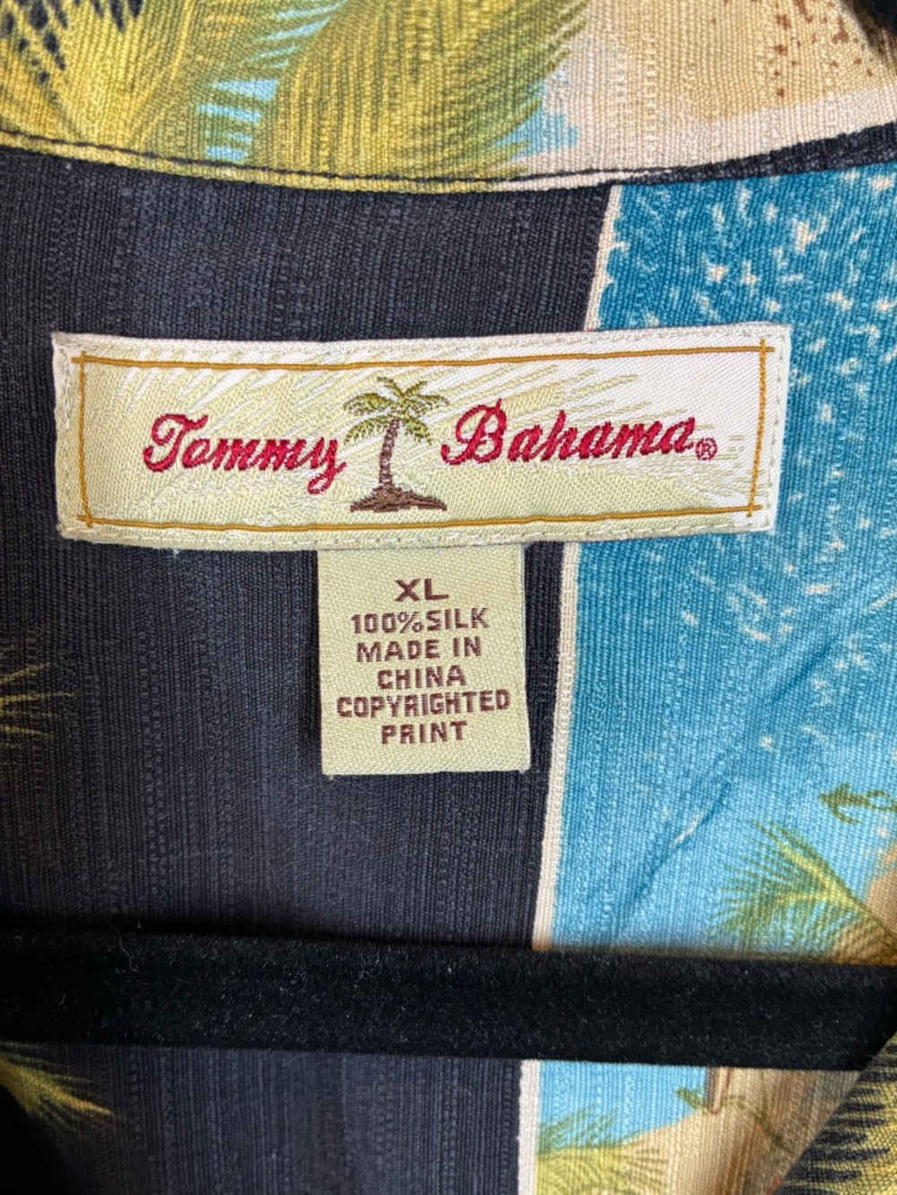 Tommy Bahama Hawaiian Shirt XL Black Palm Tree Beach Postcard 100% Silk - Picture 3 of 6